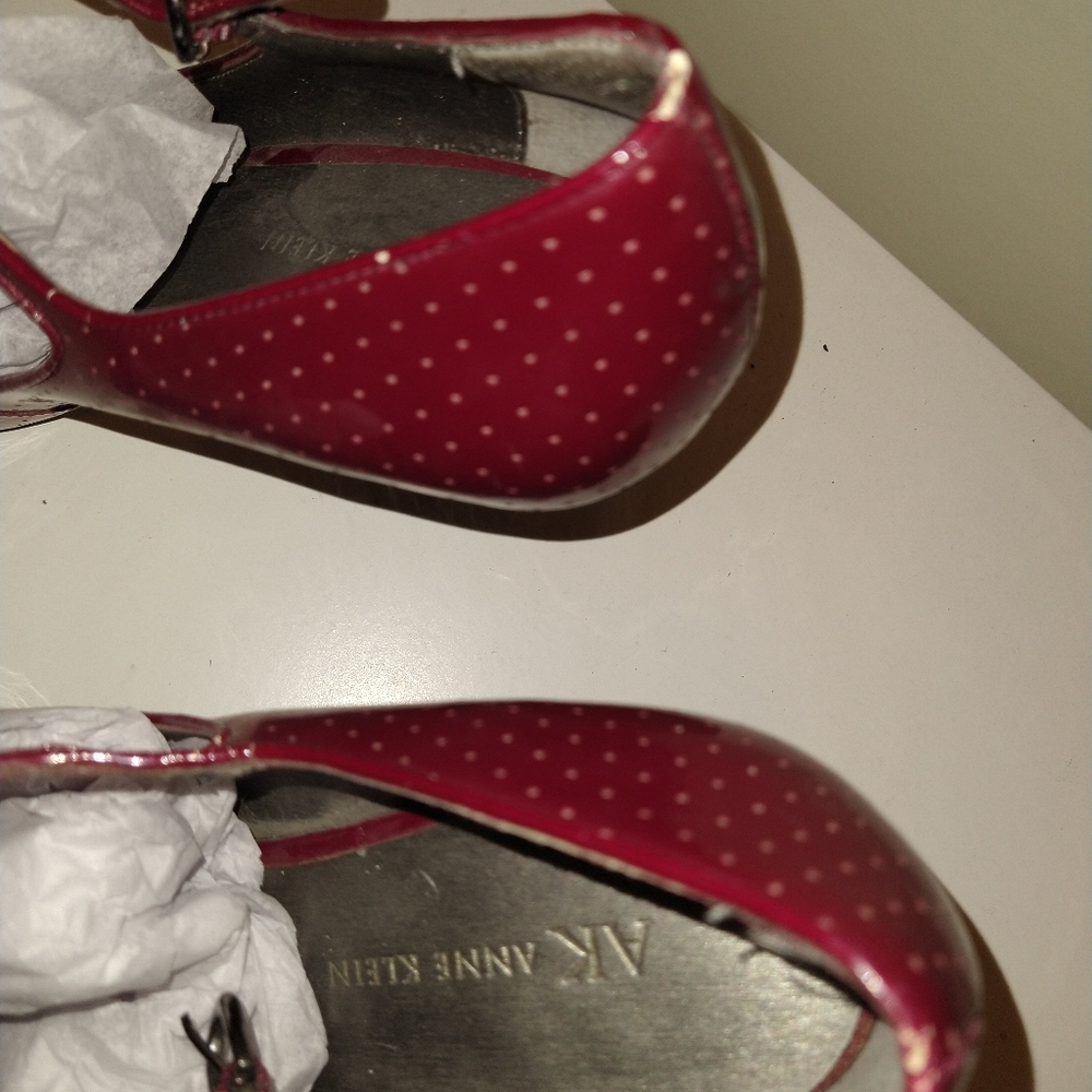 Shoes - Picture 4 of 5